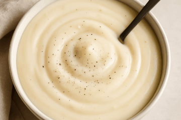 a bowl of creamy cheesy bechamel
