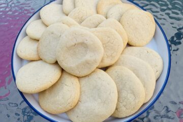 A plate of shortbread cookies